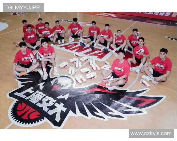 上海篮球队在篮球配合排行榜中荣获第八名展现团队实力与默契 上海篮球队在篮球配合排行榜中荣获第八名展现团队实力与默契